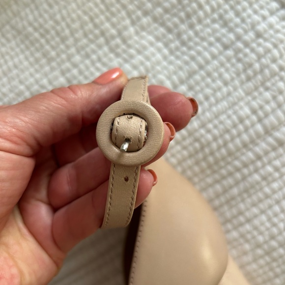 Bernardo Women’s Tan Chunky Block Heel Platform Sandals Size 9 - Picture 10 of 10